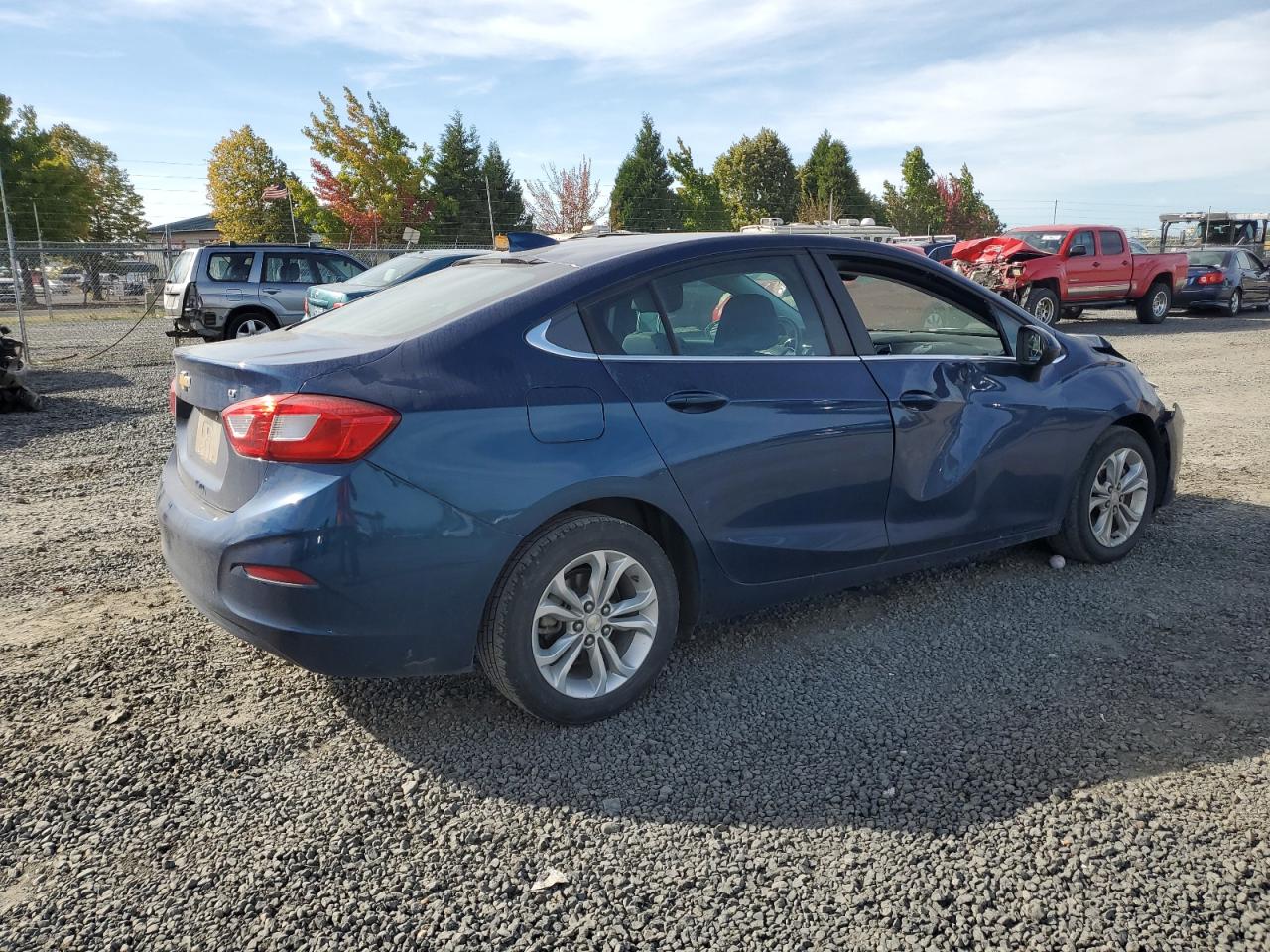 VIN 1G1BE5SM9K7129073 2019 CHEVROLET CRUZE no.3