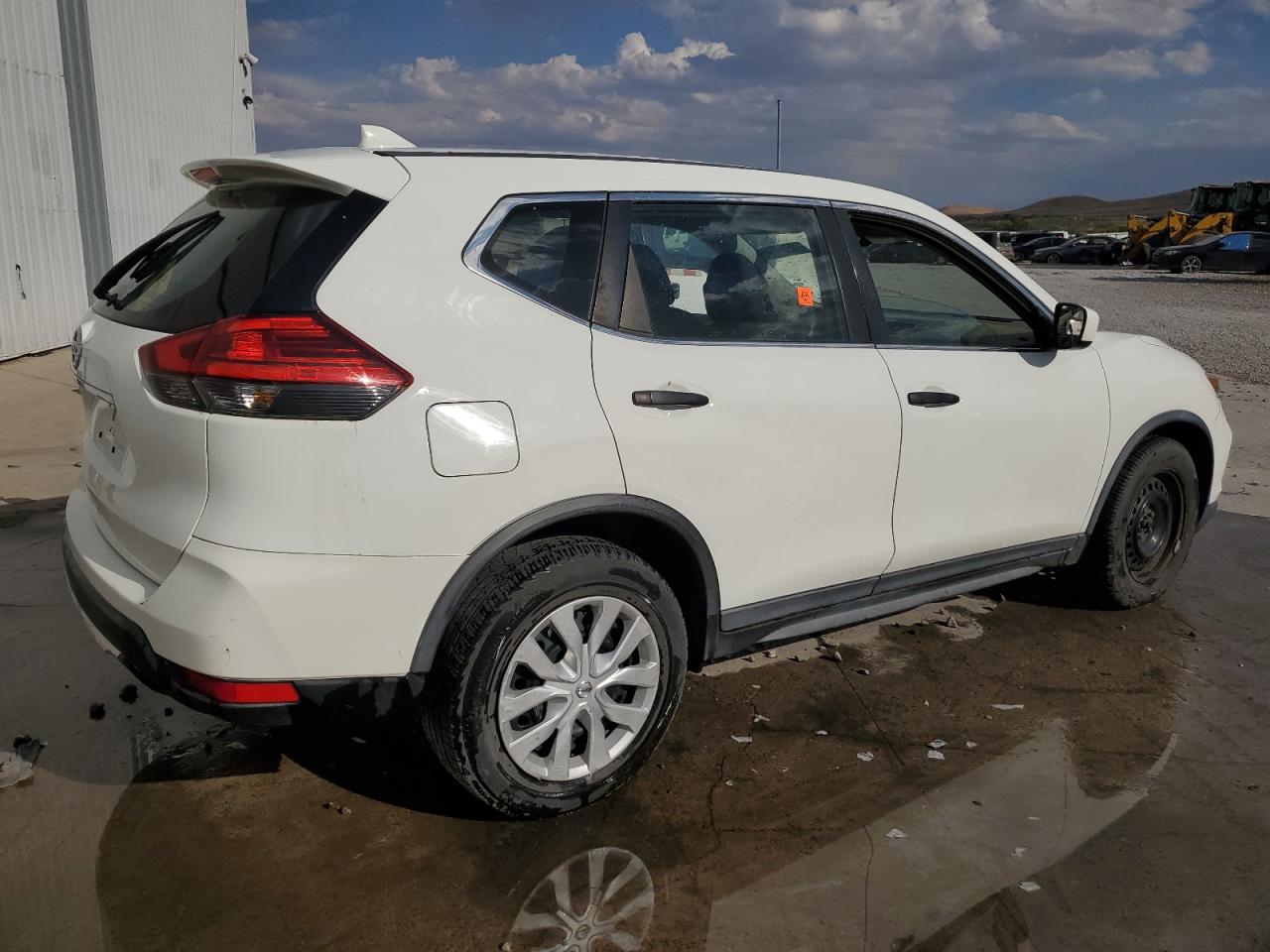 KNMAT2MTXHP533066 NISSAN ROGUE 2017