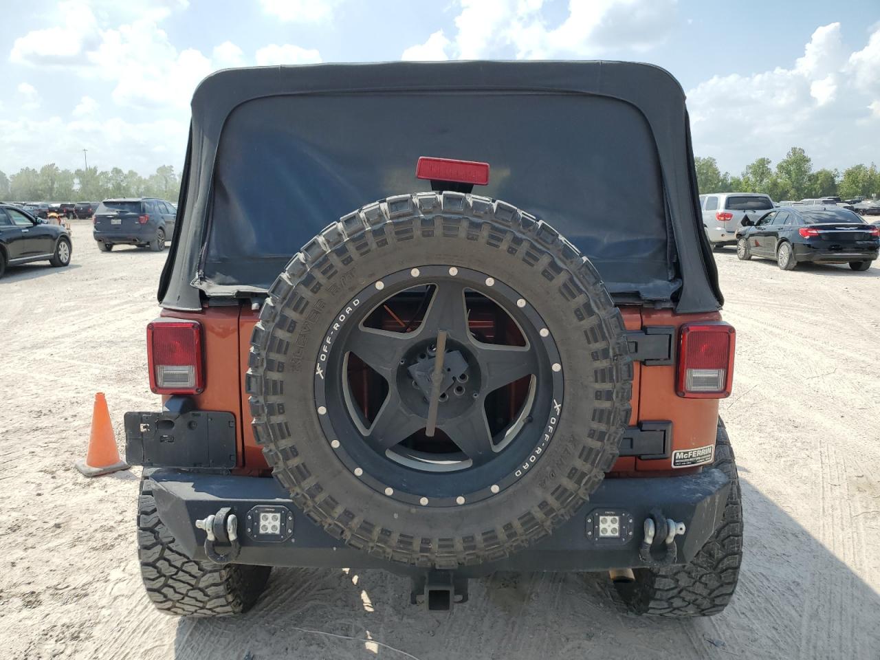 2014 Jeep Wrangler Unlimited Sport VIN: 1C4BJWDG7EL295961 Lot: 72320764