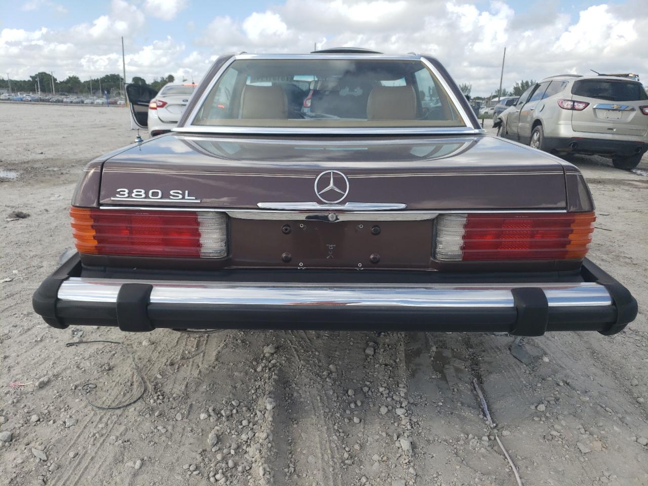 WDBBA45A5CB012926 1982 Mercedes-Benz 380 Sl