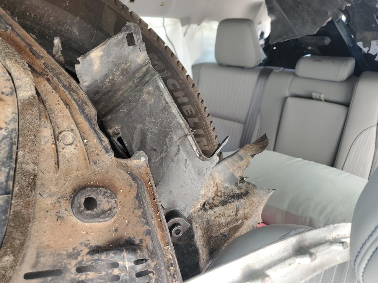 2015 Toyota Highlander - Image 10