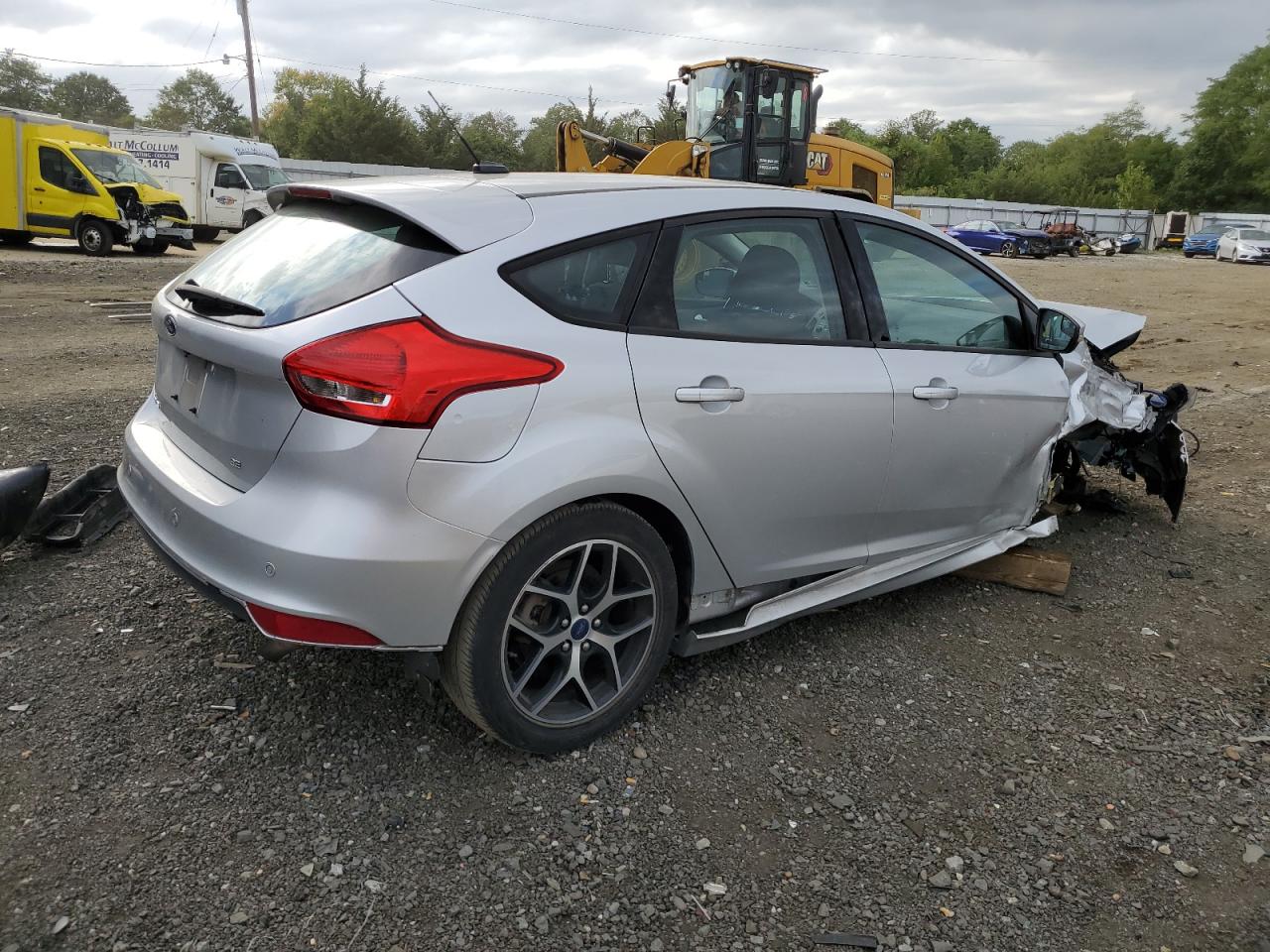 2016 Ford Focus Se VIN: 1FADP3K2XGL300382 Lot: 70251574