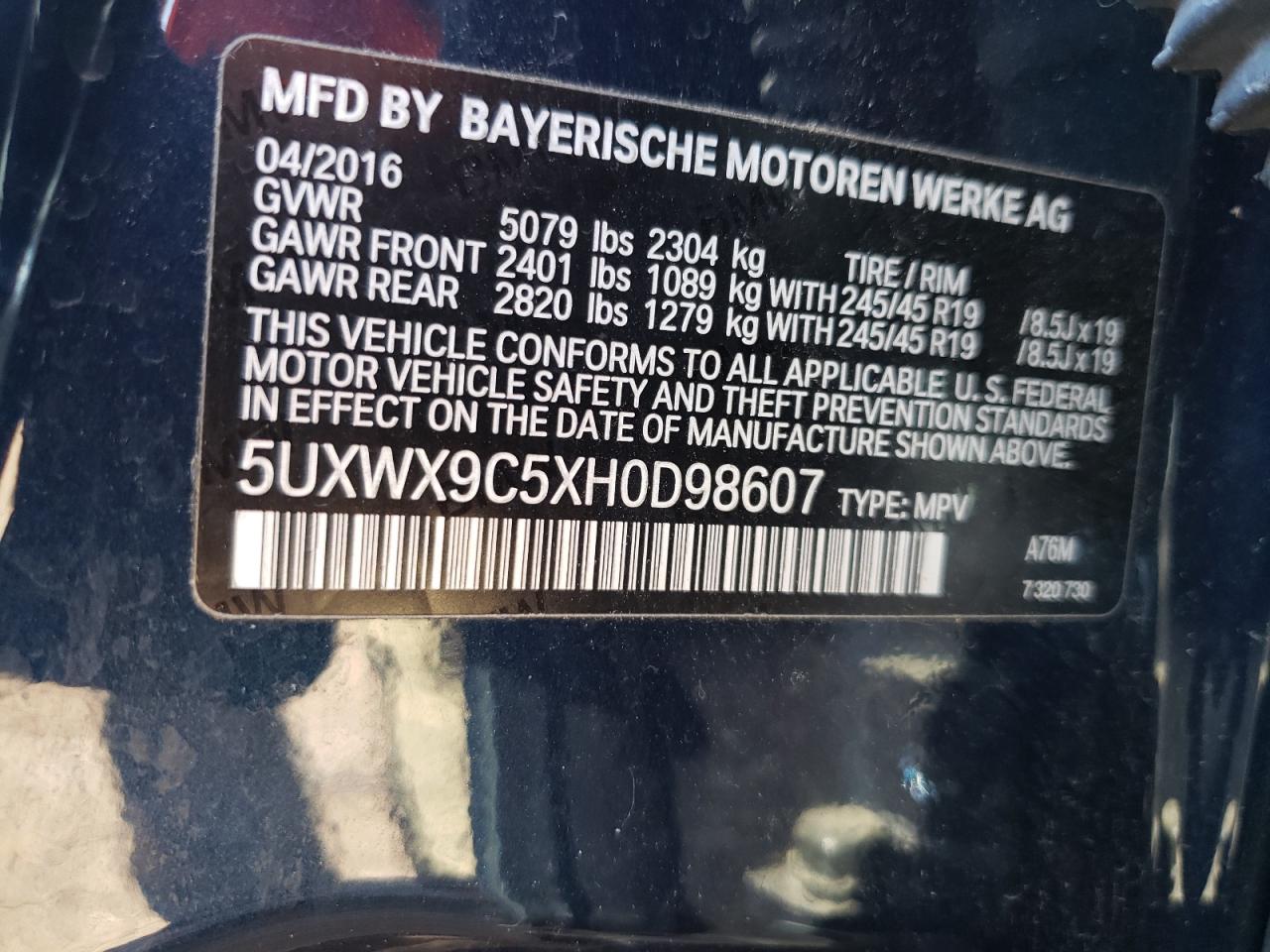 5UXWX9C5XH0D98607 2017 BMW X3 xDrive28I