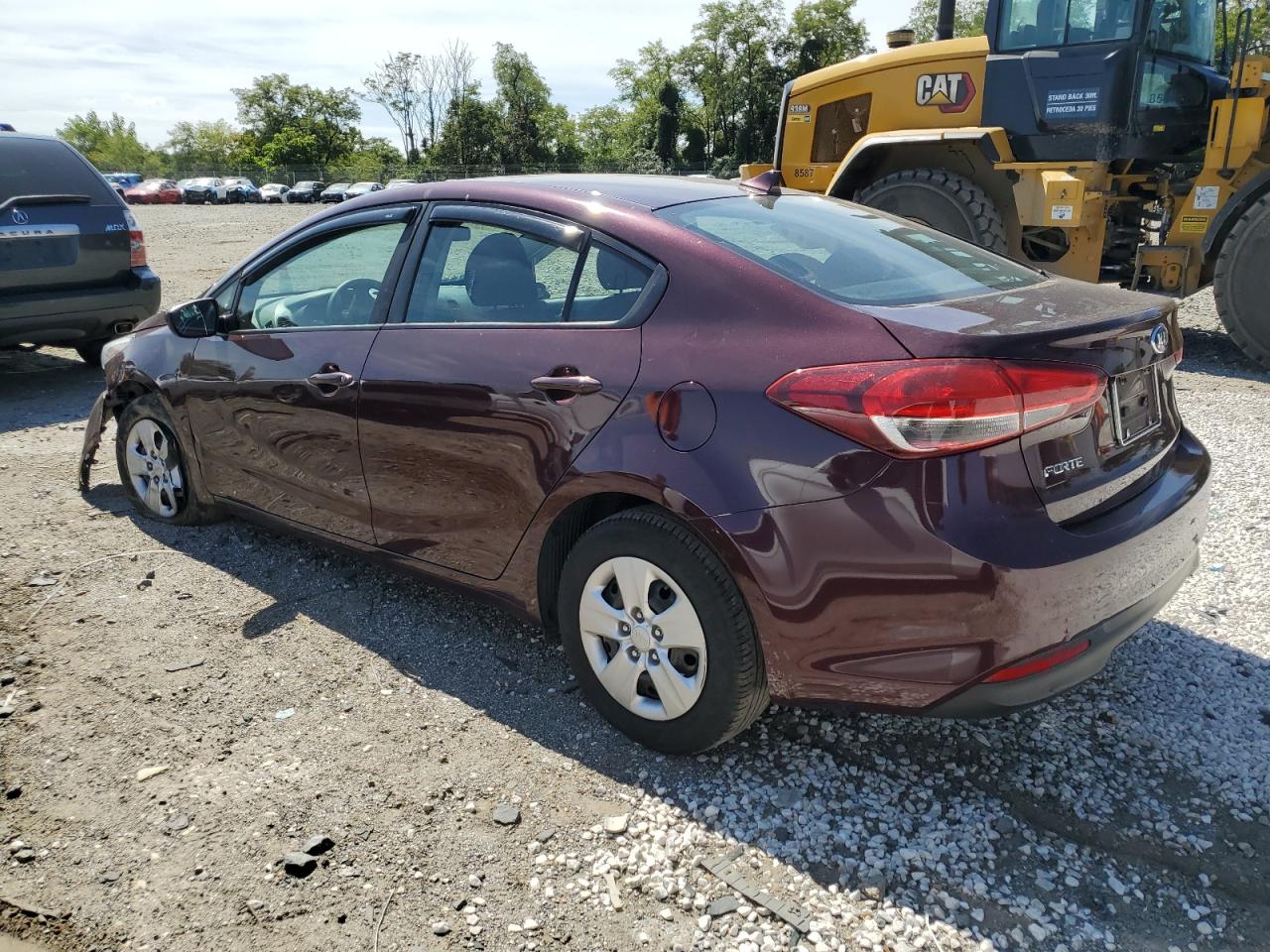 3KPFK4A74JE177568 2018 KIA FORTE - Image 2