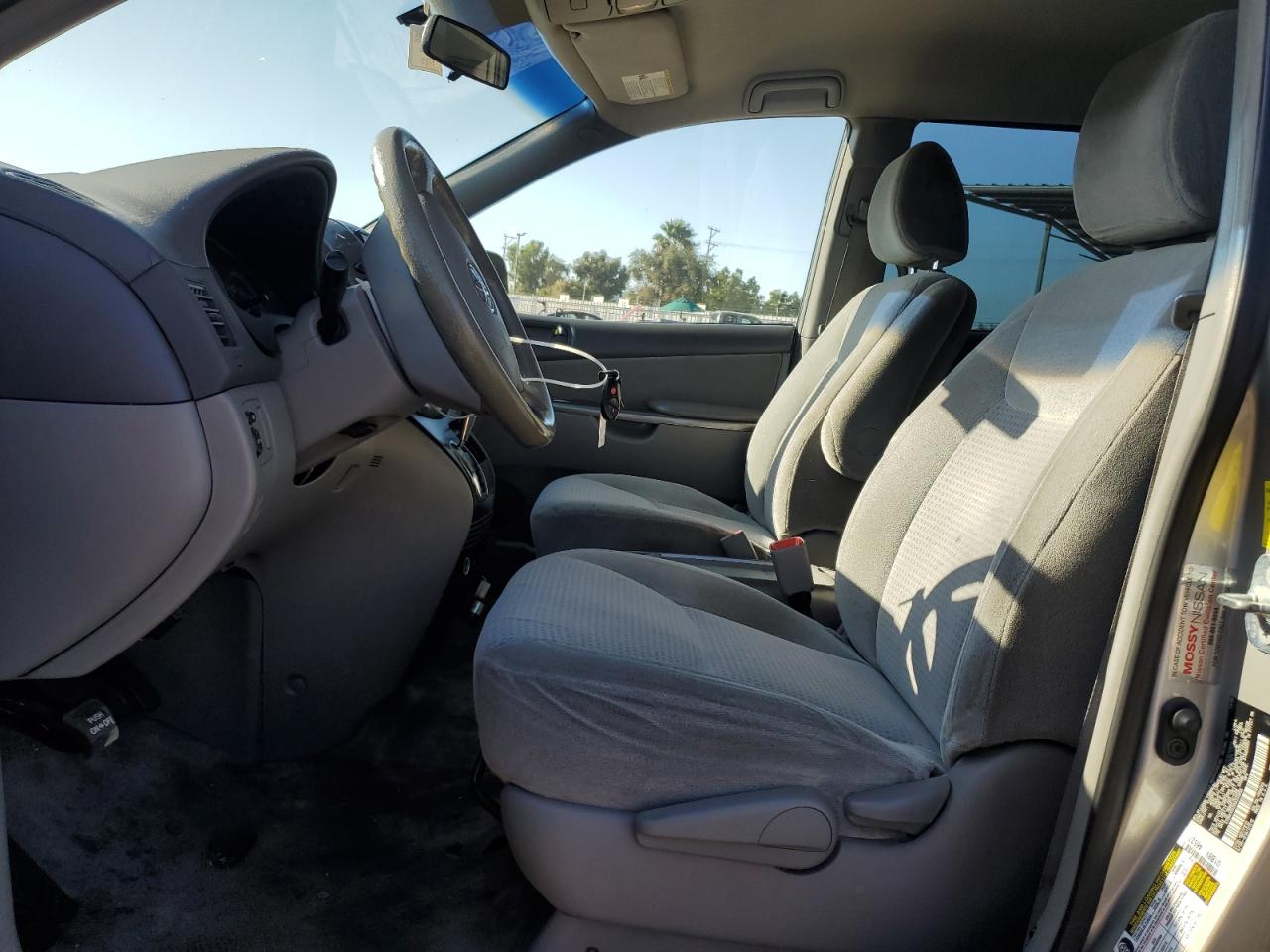 2010 Toyota Sienna - Image 7