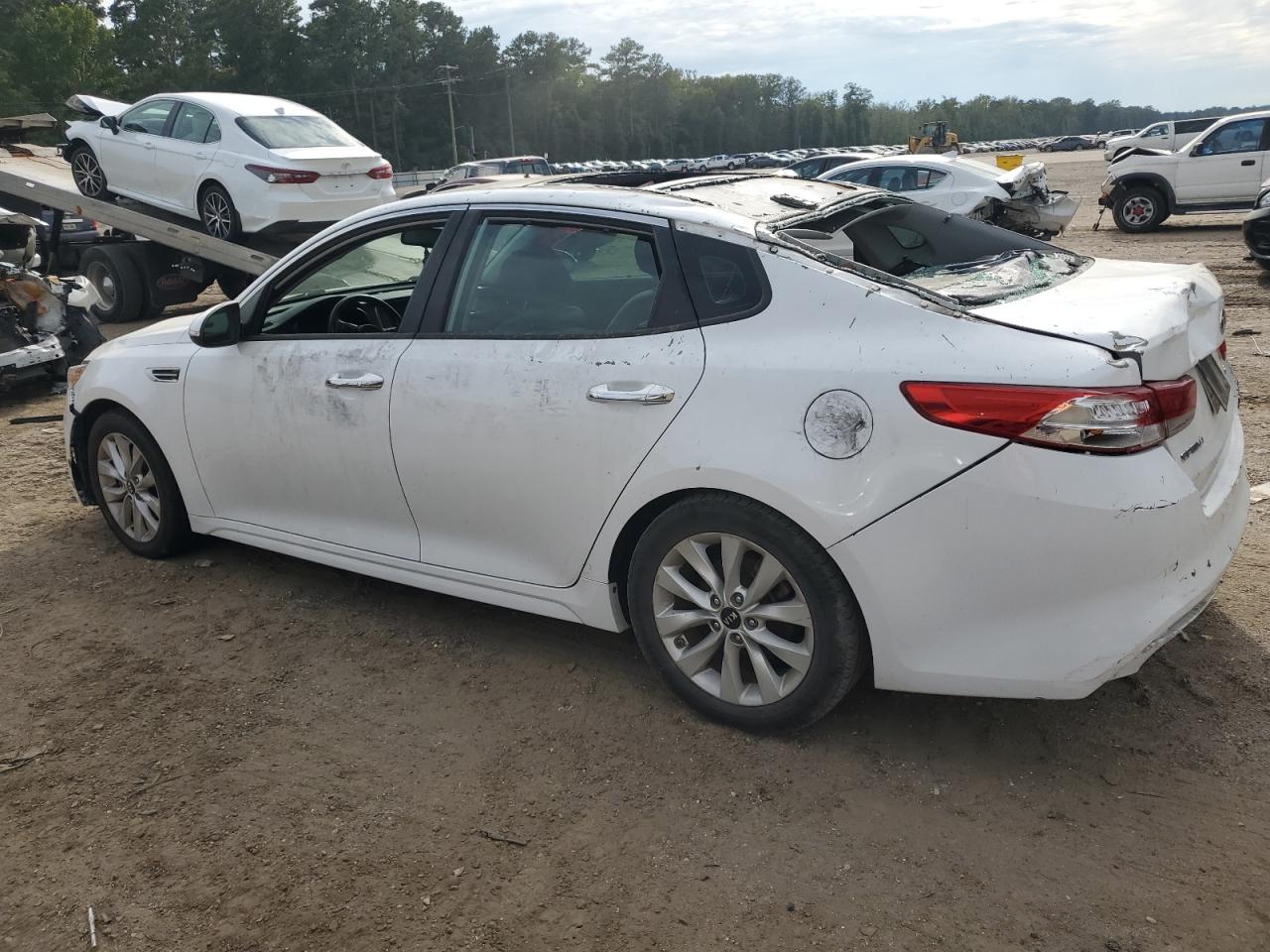 2016 Kia Optima - Image 2