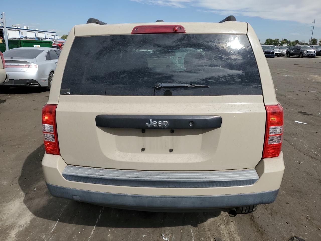2016 Jeep Liberty (Patriot) - Image 6
