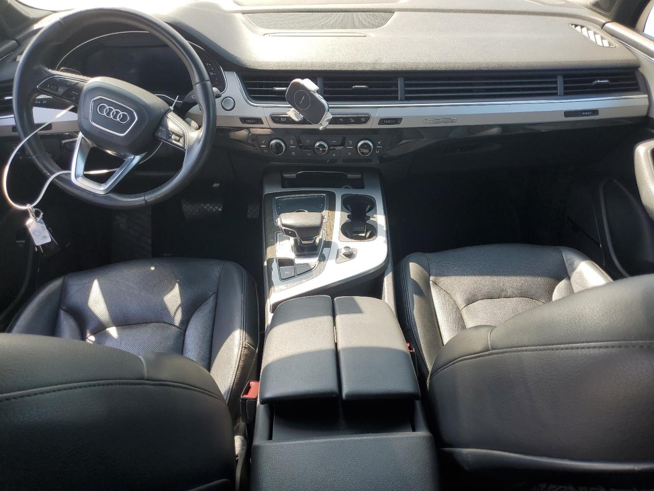 WA1LHAF71JD019015 2018 Audi Q7 Premium Plus