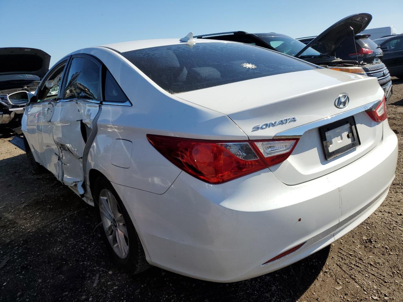 2011 Hyundai Sonata - Image 2