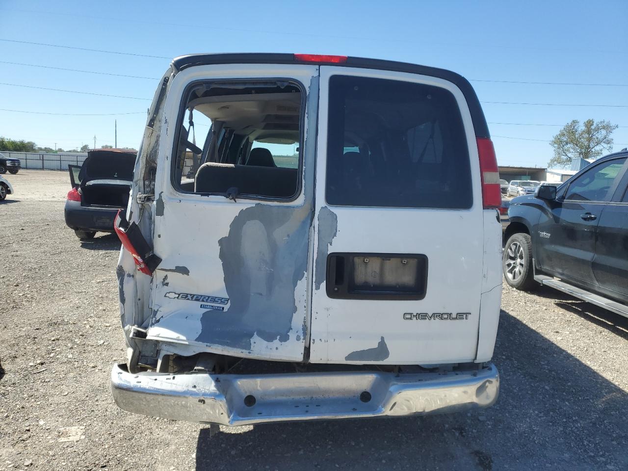 2005 Chevrolet Express G3500 VIN: 1GAHG39U051232615 Lot: 73574264