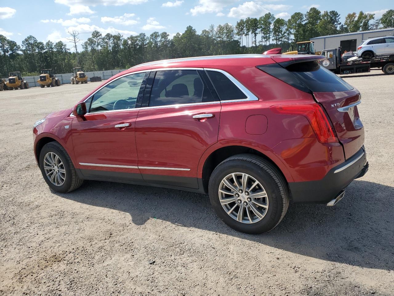 VIN 1GYKNCRS2KZ211936 2019 CADILLAC XT5 no.2