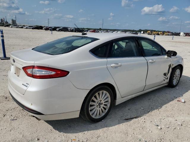  FORD FUSION 2016 Белы