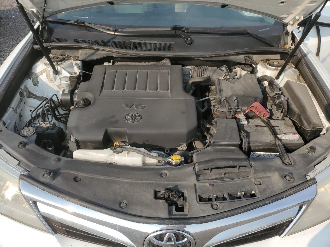 2013 Toyota Camry - Image 11