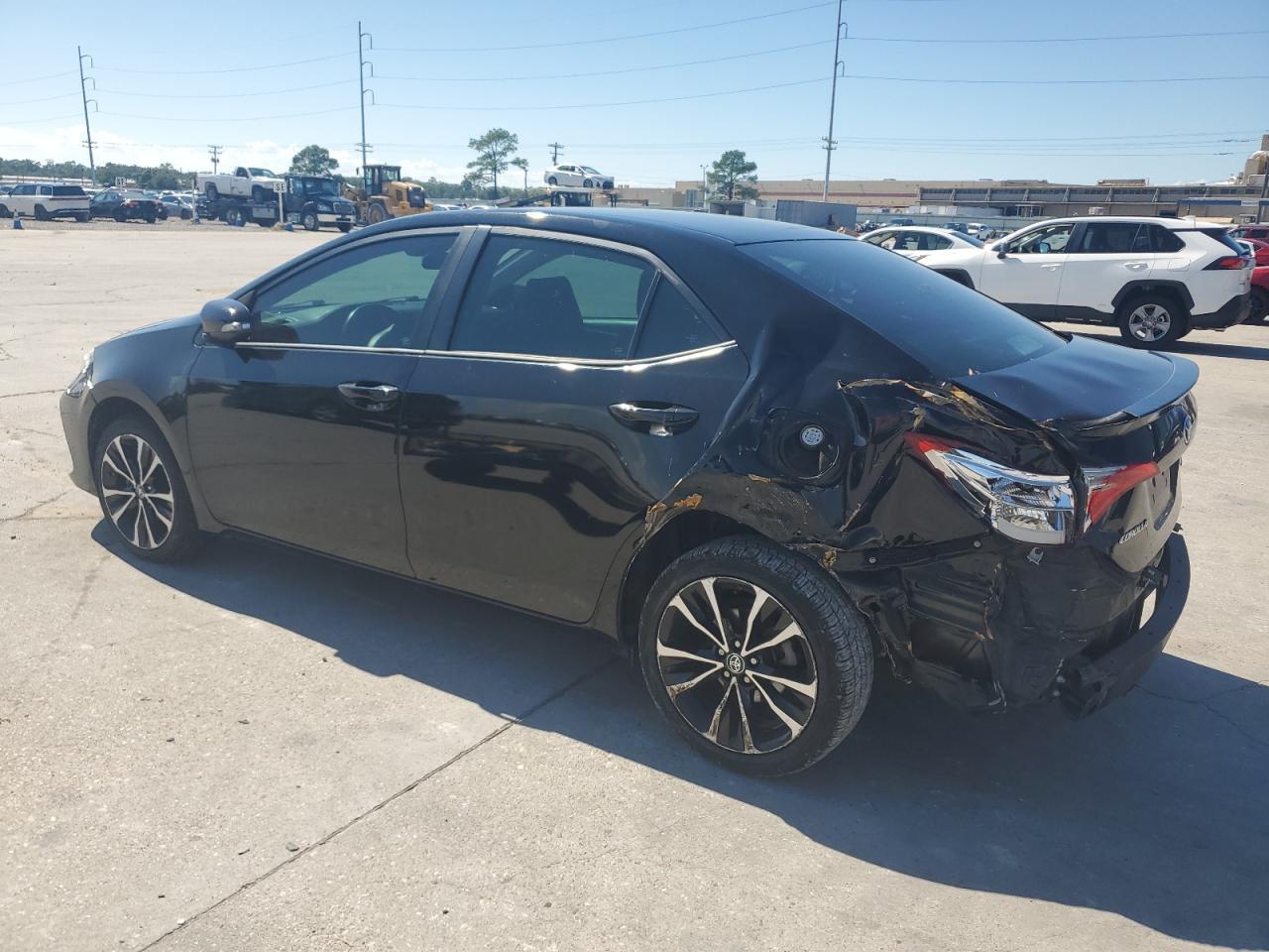 5YFBURHE9HP574194 2017 TOYOTA COROLLA - Image 2