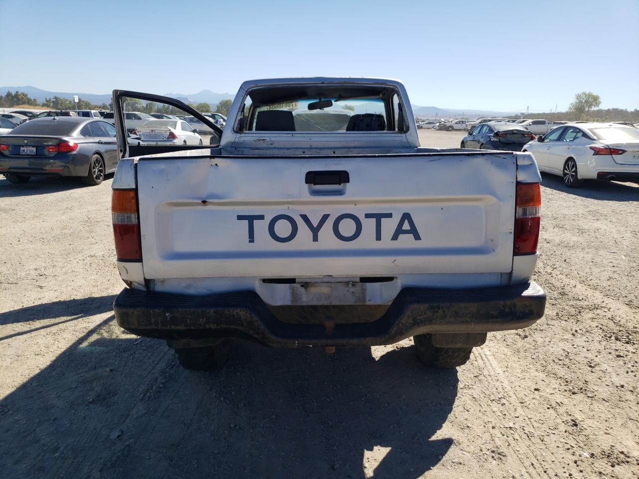 JT4RN01P2L7033887 1990 Toyota Pickup 1/2 Ton Short Wheelbase Dlx