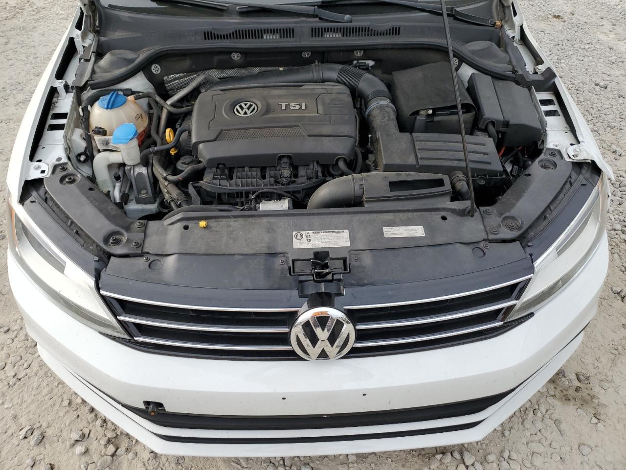 3VWD17AJ0FM347975 2015 Volkswagen Jetta Se