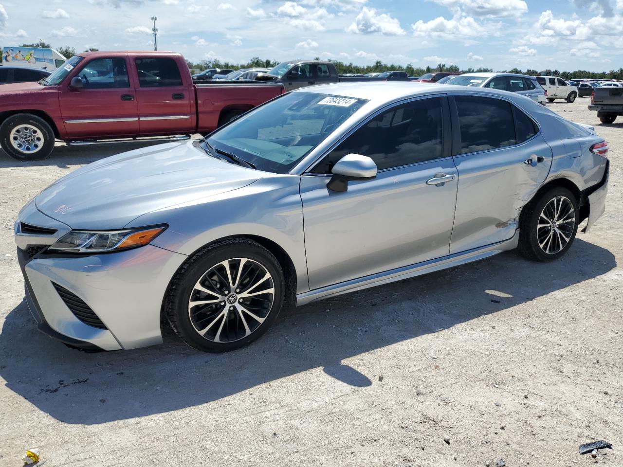 4T1G11AK2LU892682 2020 TOYOTA CAMRY - Image 1