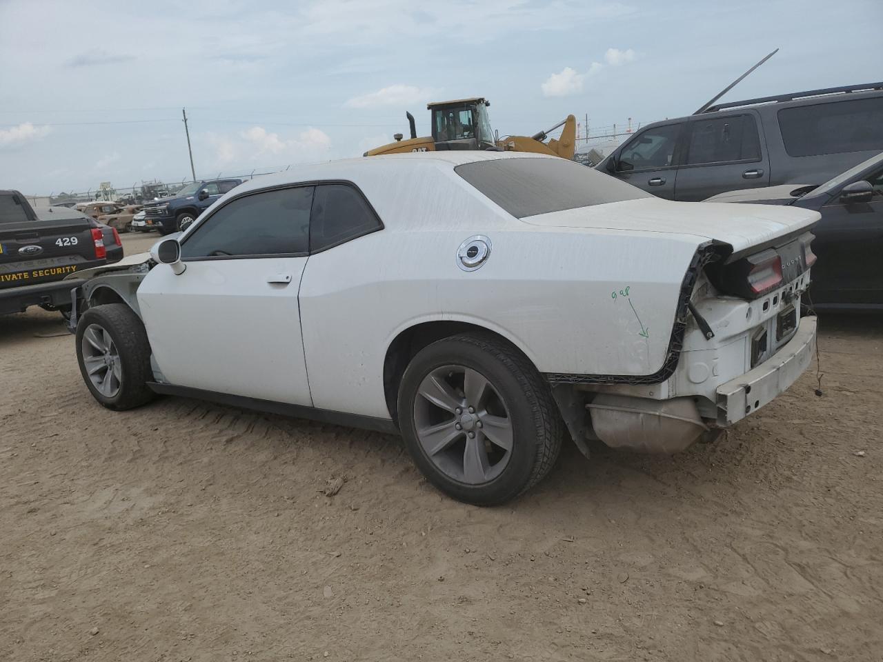 2C3CDZAG1GH107733 2016 DODGE CHALLENGER - Image 2