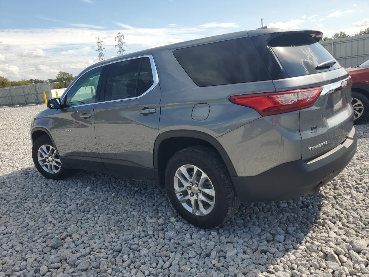 2019 Chevrolet Traverse - Image 2