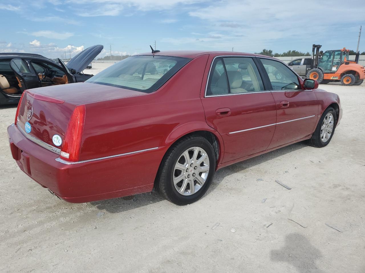 2008 Cadillac Dts VIN: 1G6KD57Y28U202707 Lot: 73927494