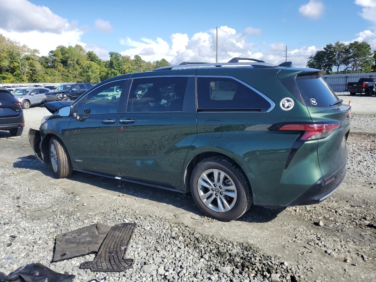 5TDZRKEC2MS001410 2021 TOYOTA SIENNA - Image 2