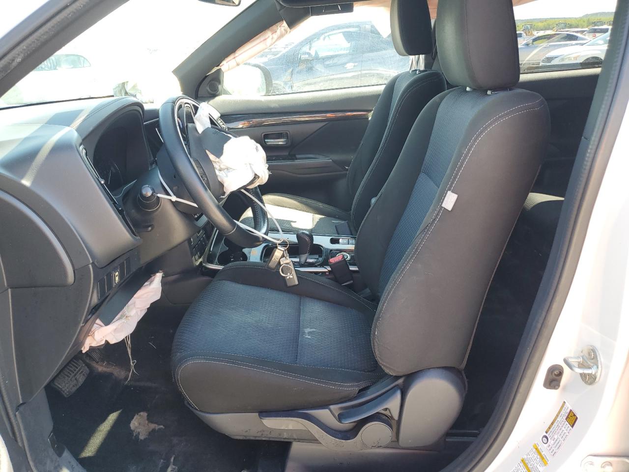 2018 Mitsubishi Outlander - Image 7