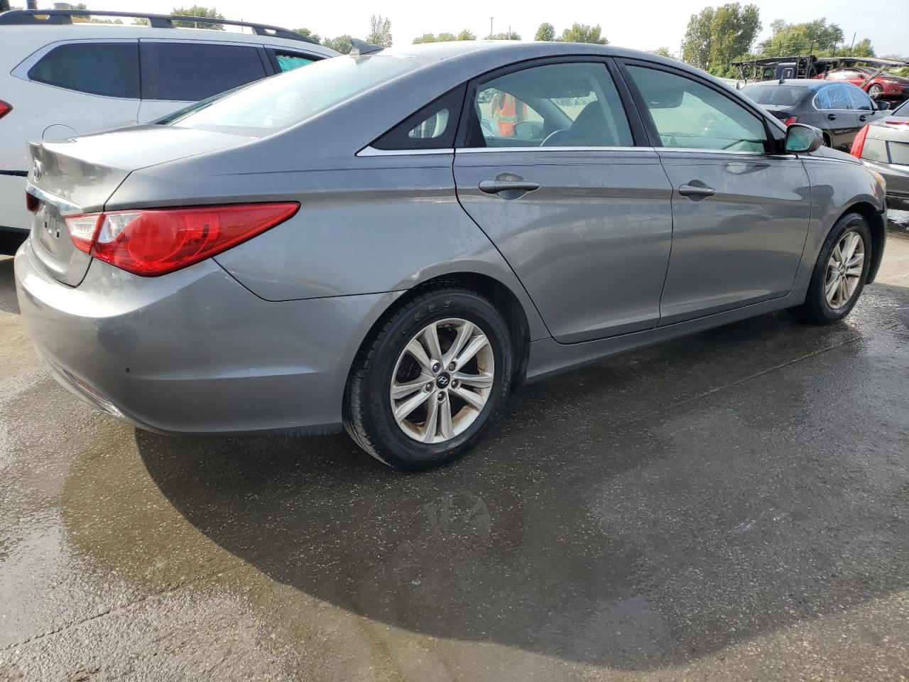 2013 Hyundai Sonata - Image 3