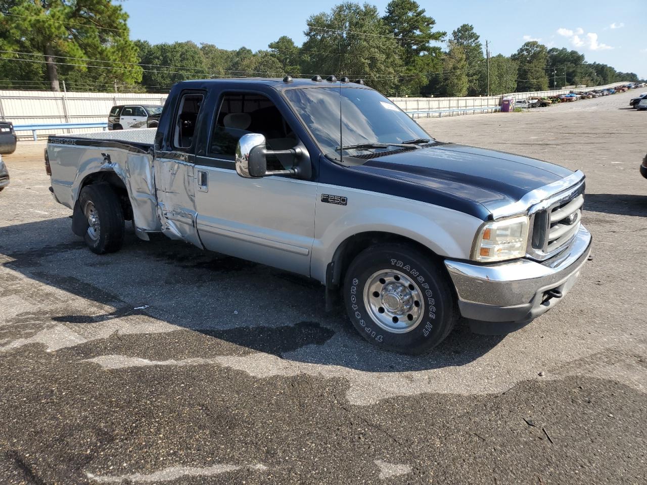 2001 Ford F250 - Image 4
