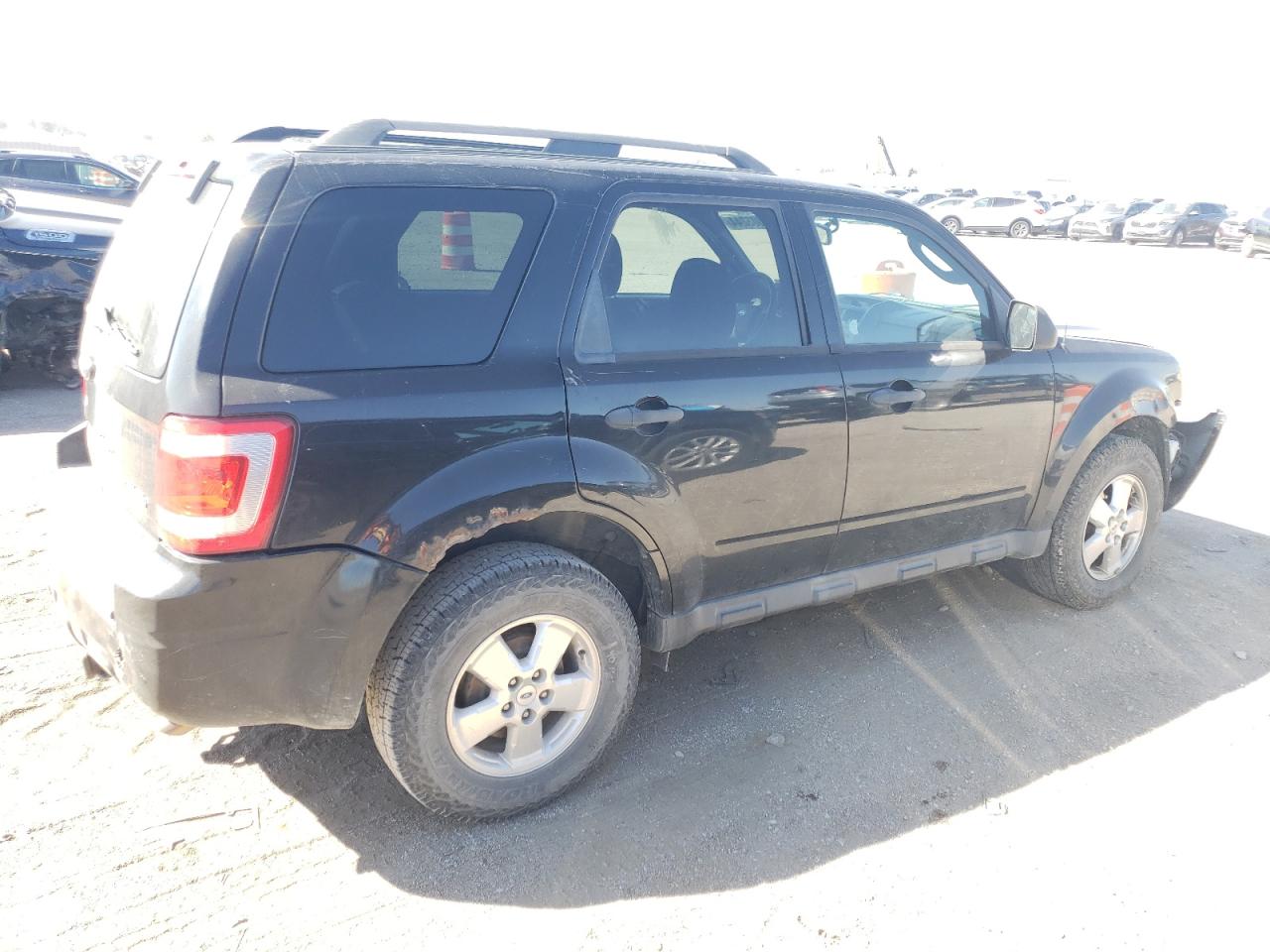 2011 Ford Escape - Image 3
