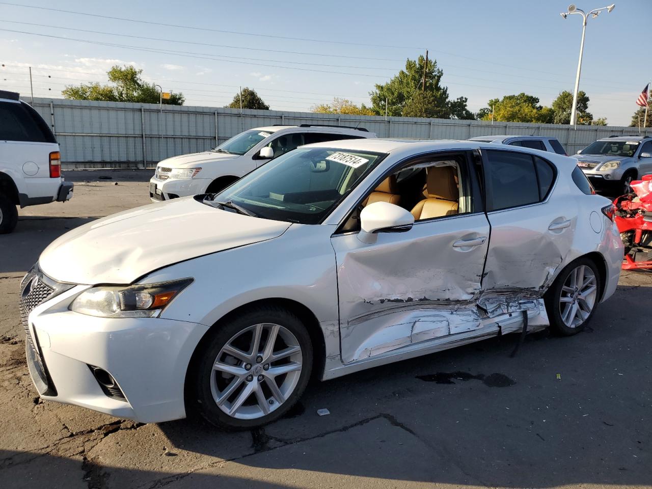 VIN JTHKD5BH0F2239735 2015 LEXUS CT 200 no.1