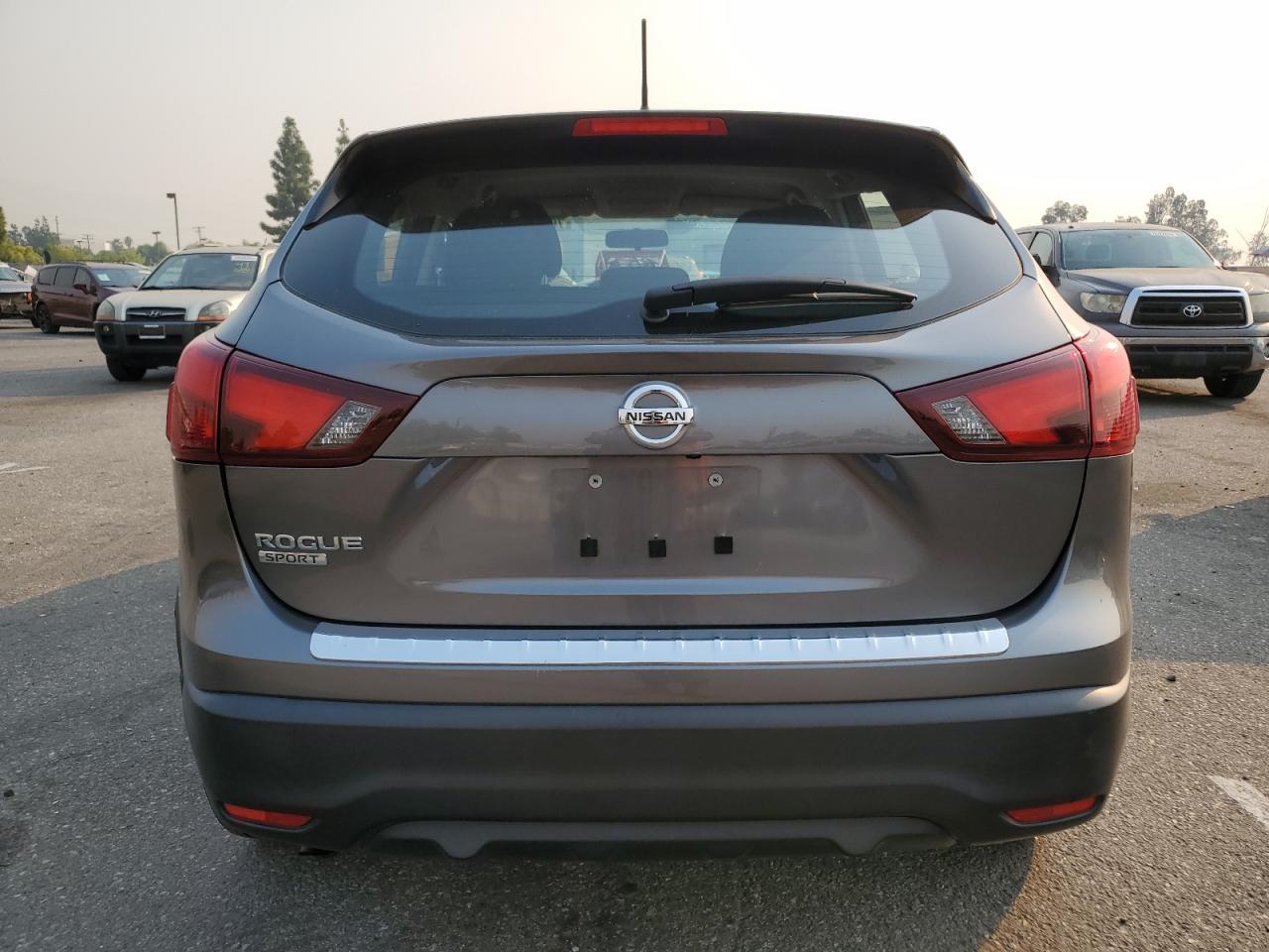 JN1BJ1CP8KW524228 2019 Nissan Rogue Sport S