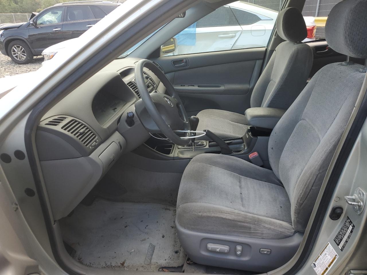 JTDBE32K740293458 2004 Toyota Camry Le