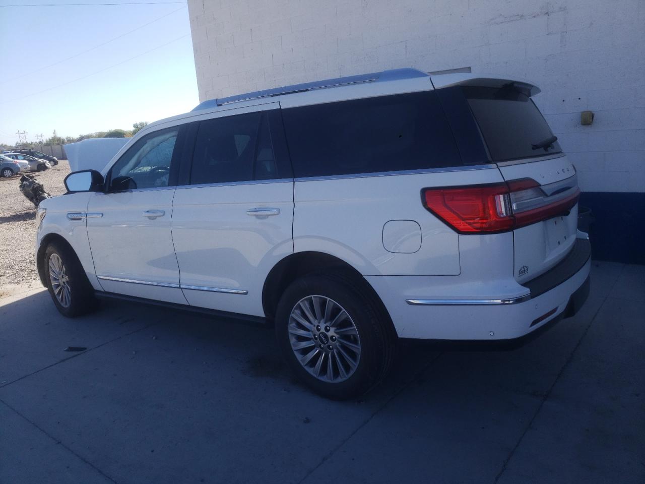 2020 Lincoln Navigator - Image 2