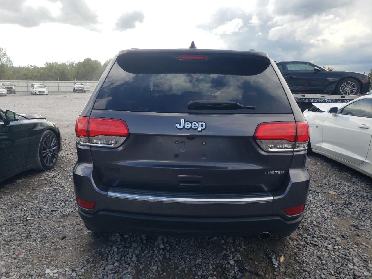 2017 Jeep Grand Cherokee - Image 6