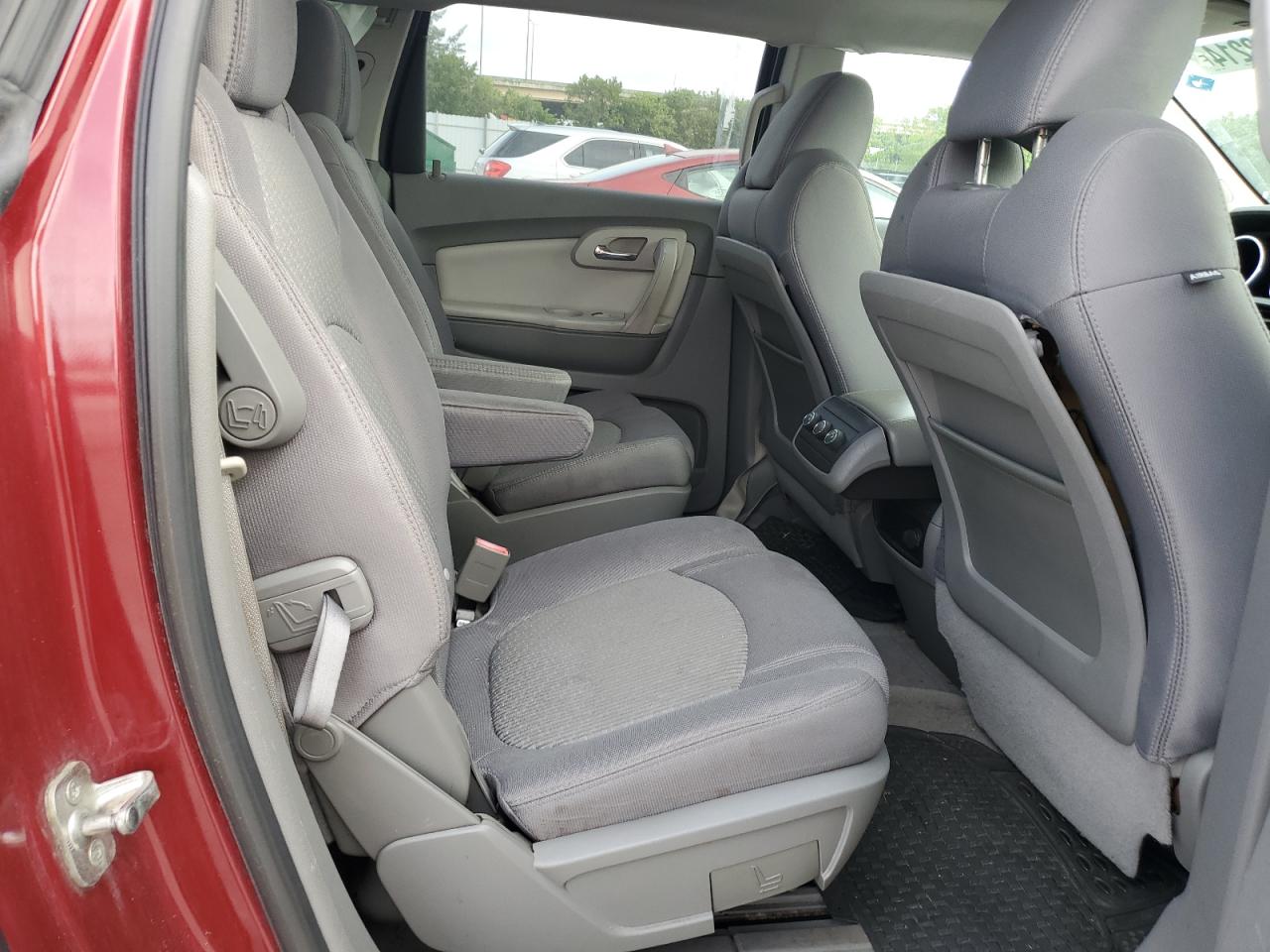 2011 Chevrolet Traverse - Image 11