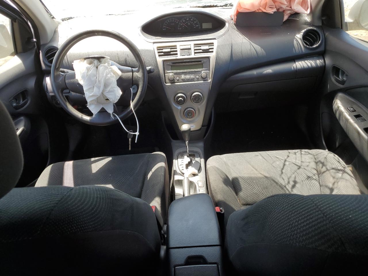JTDBT4K31CL015186 2012 Toyota Yaris JTDBT4K31CL015186 2012 Toyota Yaris