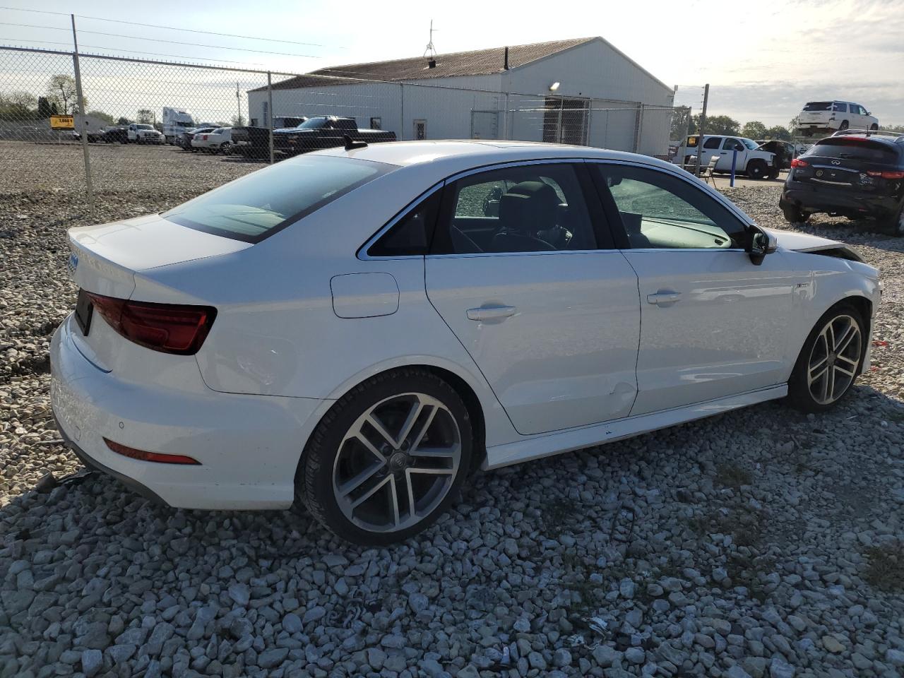 VIN WAUGUGFFXK1011945 2019 AUDI A3 no.3