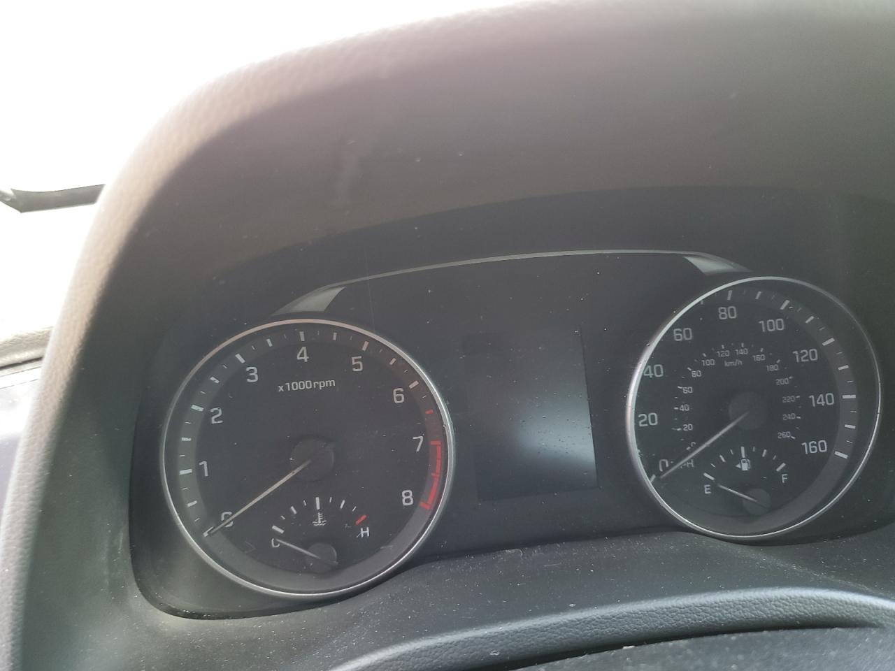 2017 Hyundai Elantra - Image 9