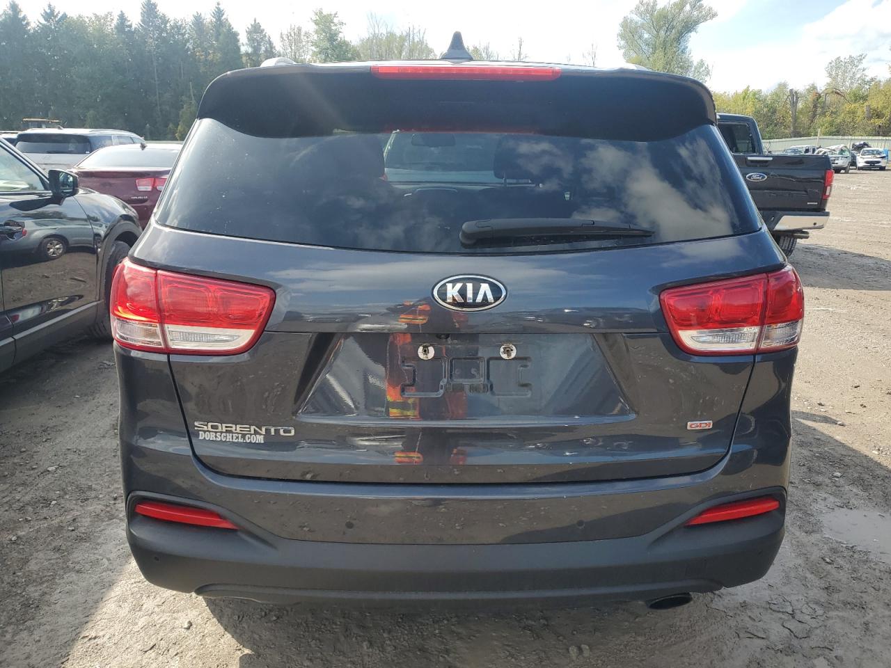 5XYPGDA3XHG195248 2017 Kia Sorento Lx