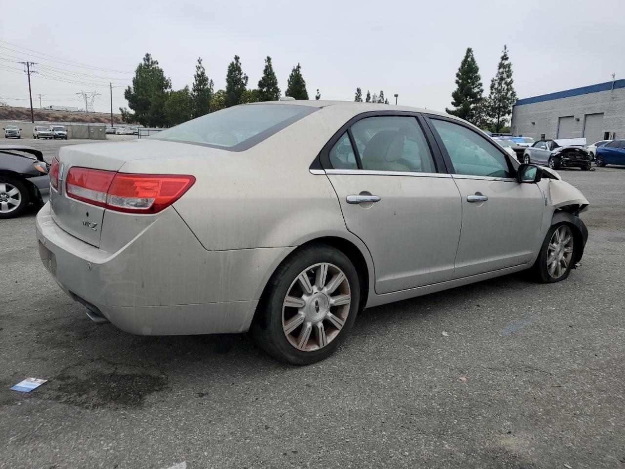 2010 Lincoln MKZ - Image 3