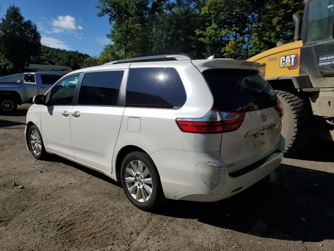 5TDDK3DC5FS116172 2015 TOYOTA SIENNA - Image 2