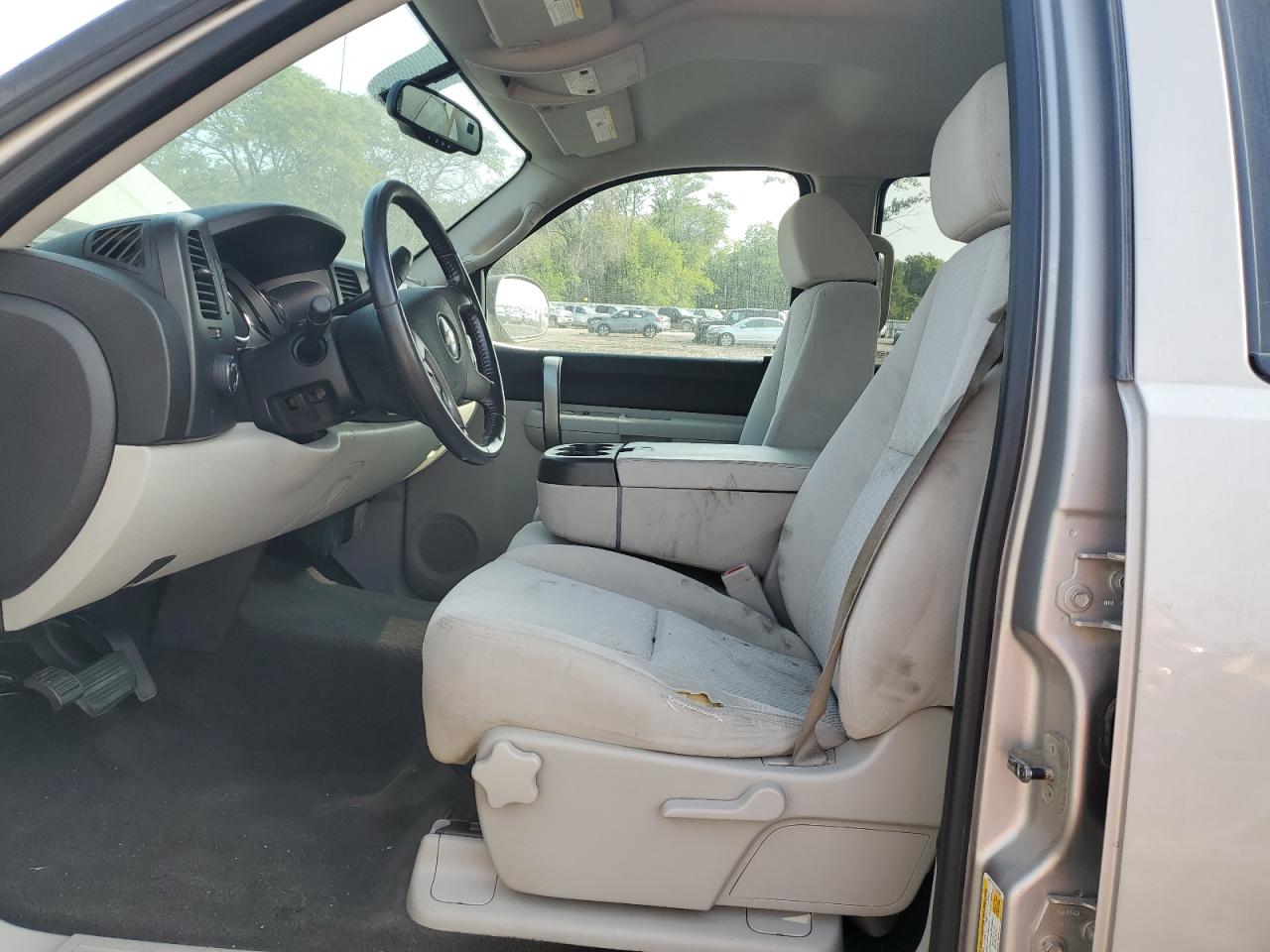 2007 Chevrolet Silverado - Image 7