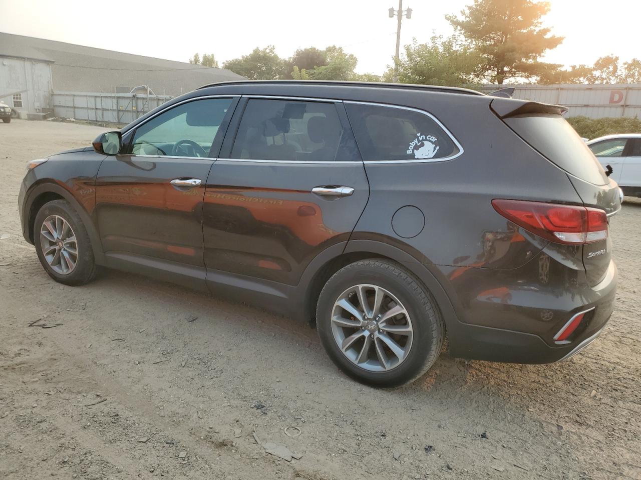 KM8SM4HF1HU186936 2017 HYUNDAI SANTA FE - Image 2