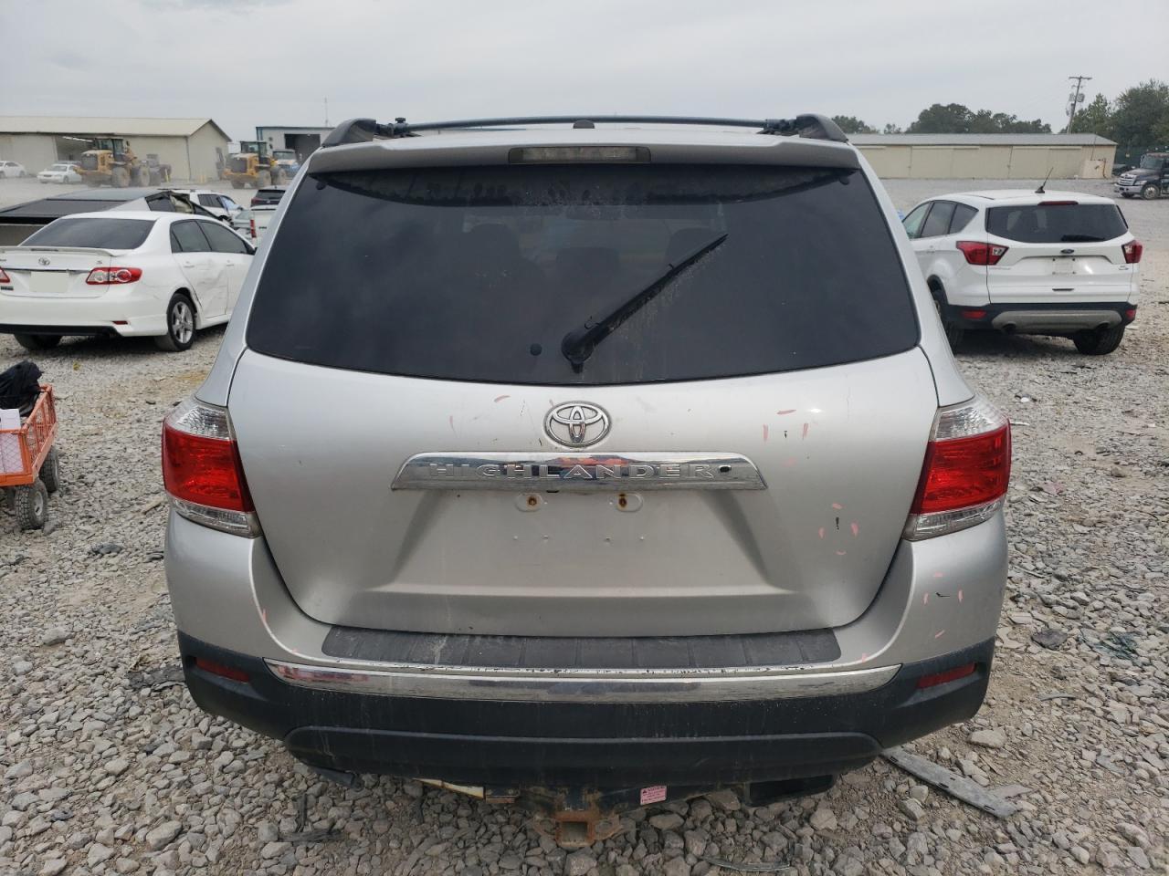 2011 Toyota Highlander Base VIN: 5TDBK3EHXBS083956 Lot: 70323594