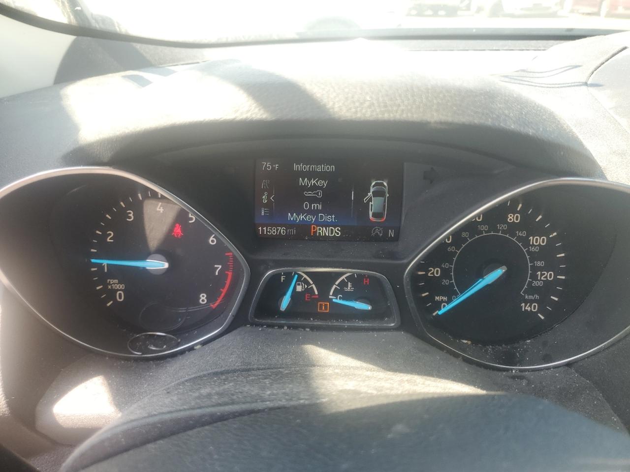 1FMCU0GD5HUD52467 FORD ESCAPE 2017