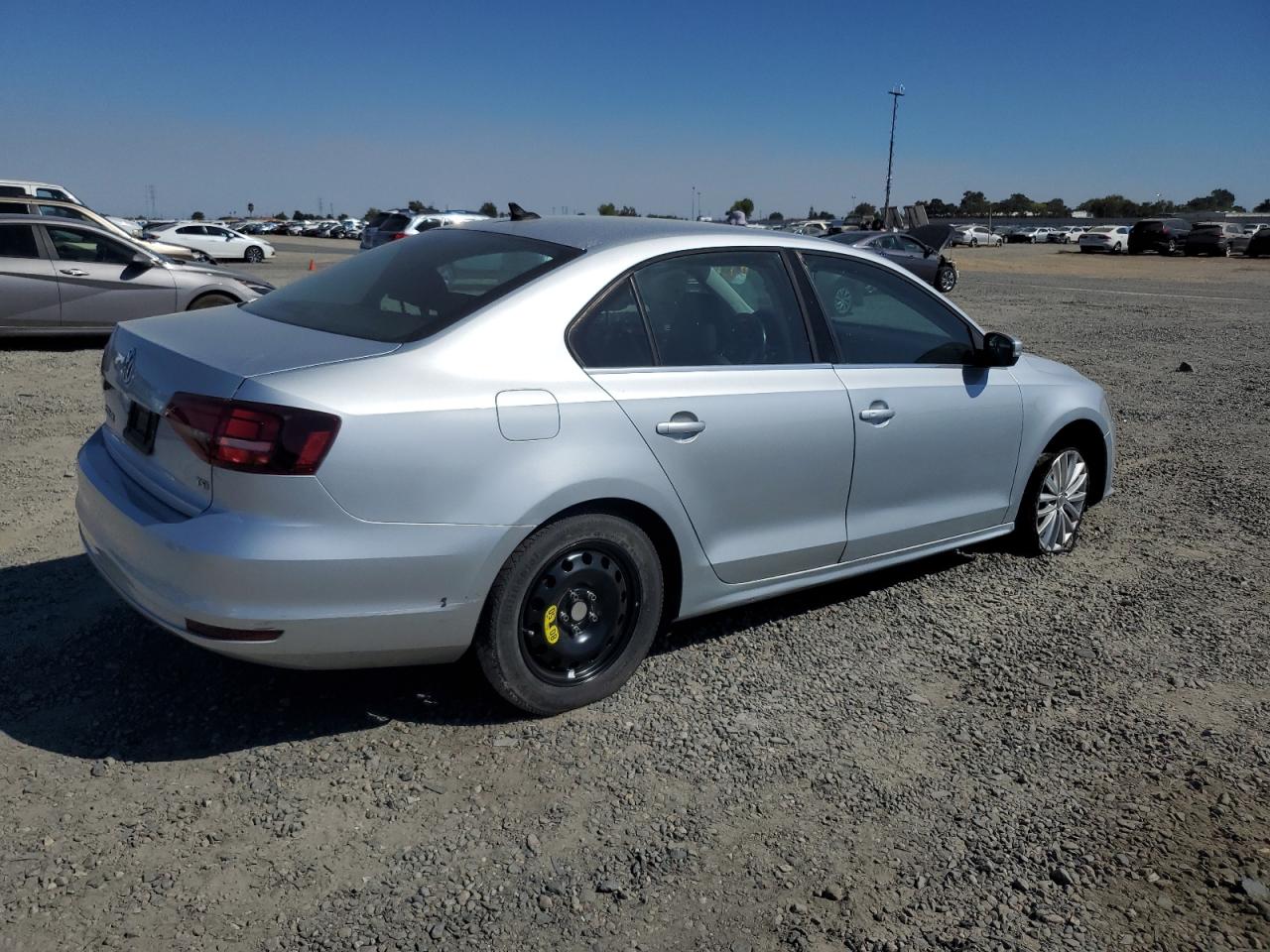 2016 Volkswagen Jetta - Image 3