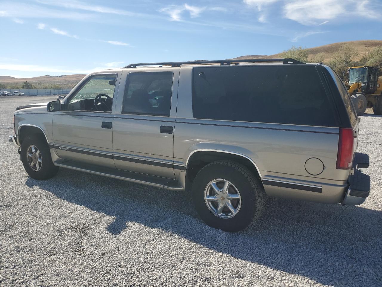 1999 Chevrolet Suburban - Image 2
