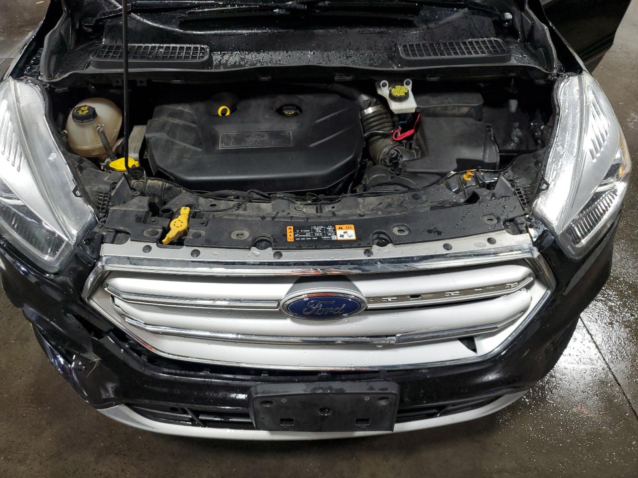 1FMCU9J9XHUA07802 2017 Ford Escape Titanium