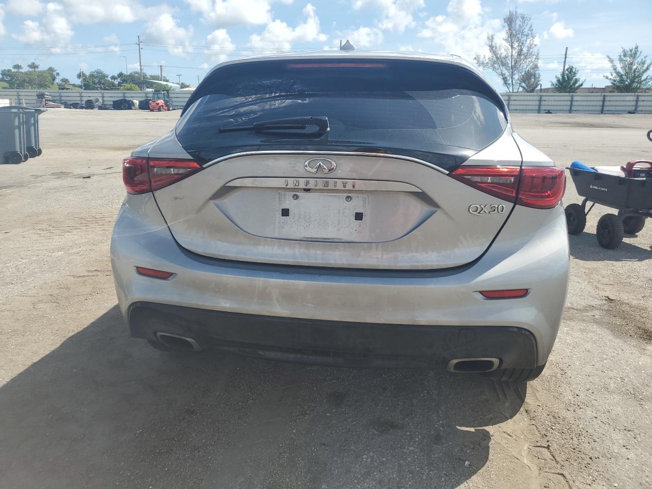 2017 Infiniti Qx30 Base VIN: SJKCH5CP9HA033285 Lot: 73688334