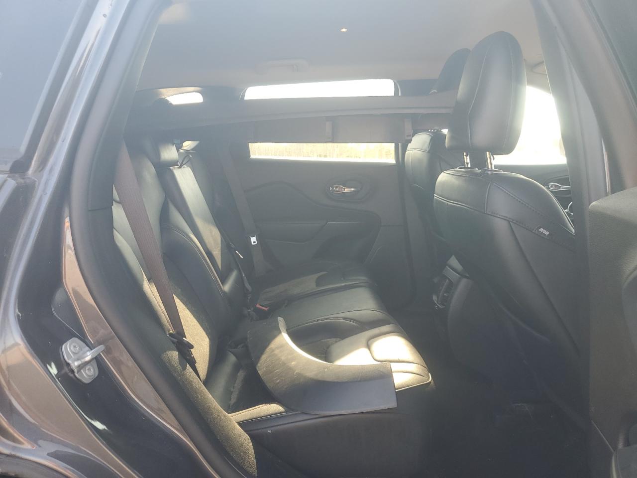 2021 Jeep Cherokee - Image 11